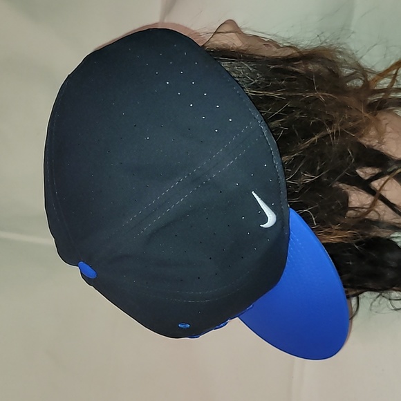 Nike. True. Dri-fit. University of Kentucky. UK. Men's size 8. Condition 9.5/10 - Picture 14 of 15